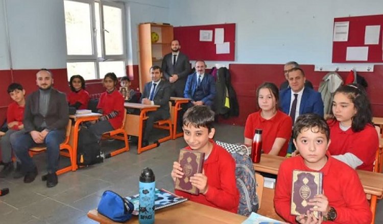 Görele’de öğrencilere Kur'an hediyeleri verildi  